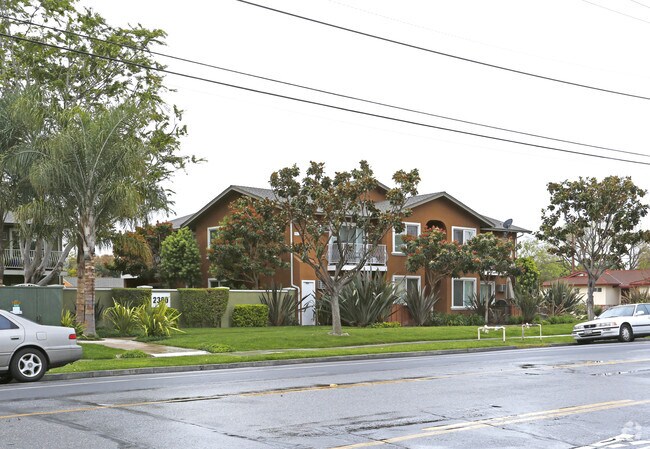 Building Photo - Los Olivos Apartments