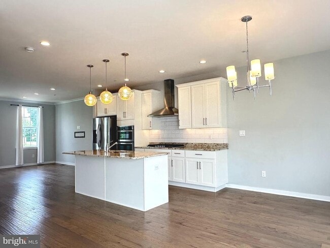 Building Photo - 13 Hedley Ln