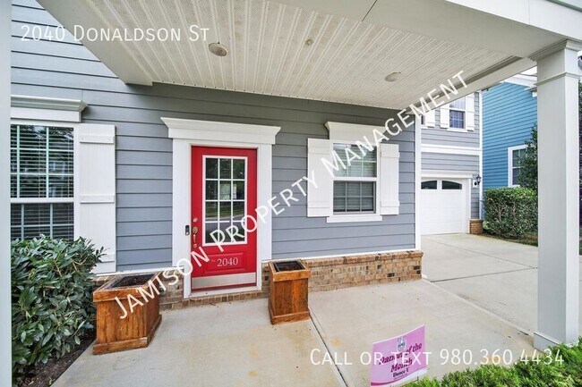 Building Photo - 2040 Donaldson St