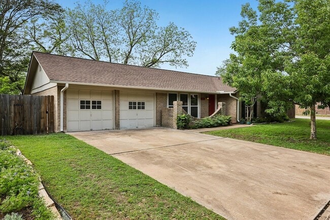 Building Photo - 5900 Gateshead Dr