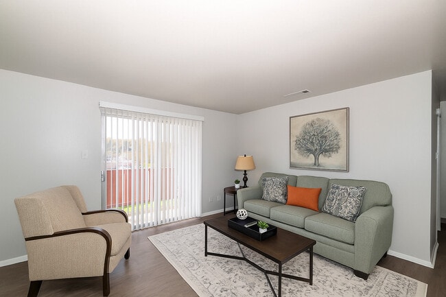 Building Photo - Parkway Crossing Apartments