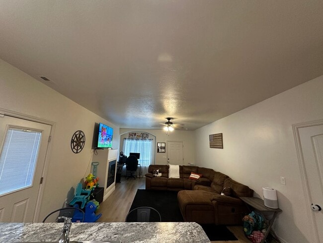 Building Photo - 896 S 110 W