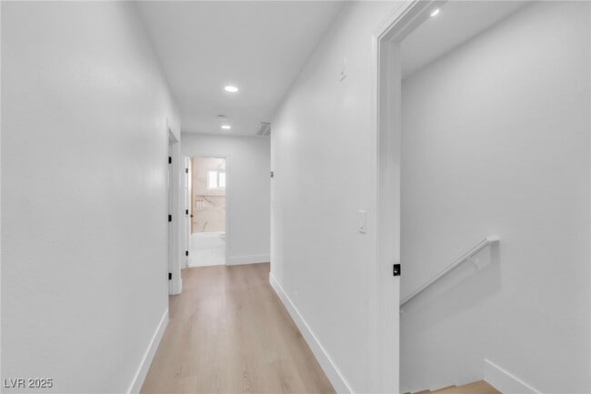 Building Photo - 3485 Shamrock Ave