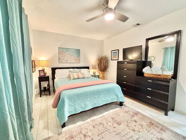 Building Photo - Monthly Rental -Melbourne Beach Condo -March 2026 Available Now!