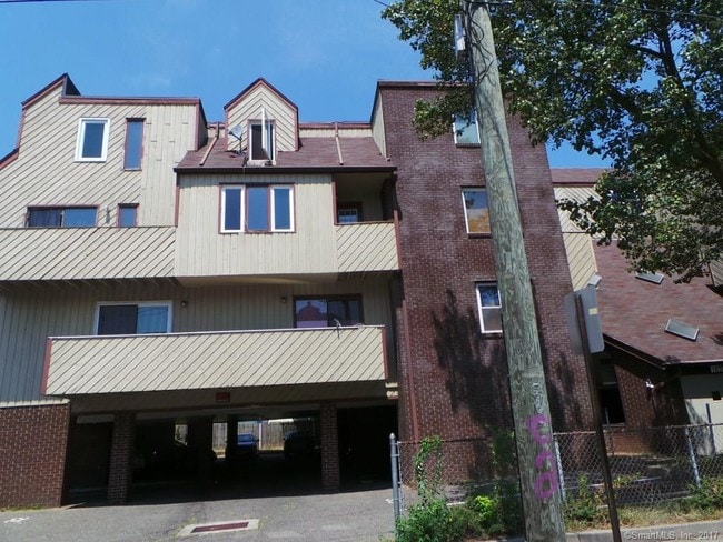 Building Photo - 183 Livingston Pl