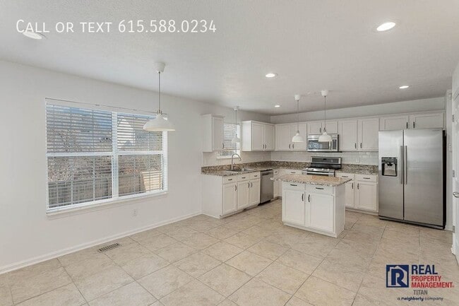 Building Photo - 505 Cloverleaf Ln