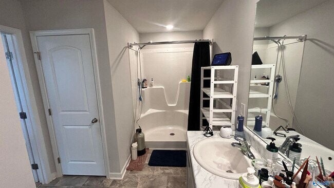 Building Photo - 174 Meadow Ridge Dr