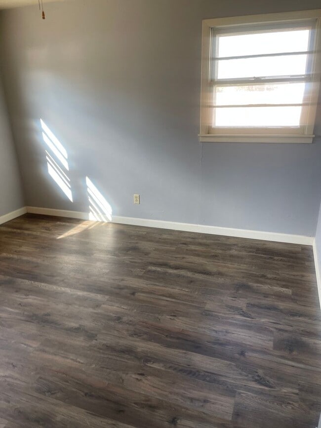 Building Photo - Second Chance Leasing!!