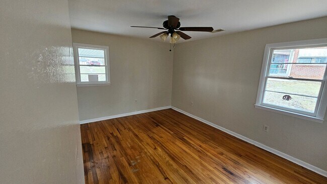 Building Photo - 1337 Salem Ave