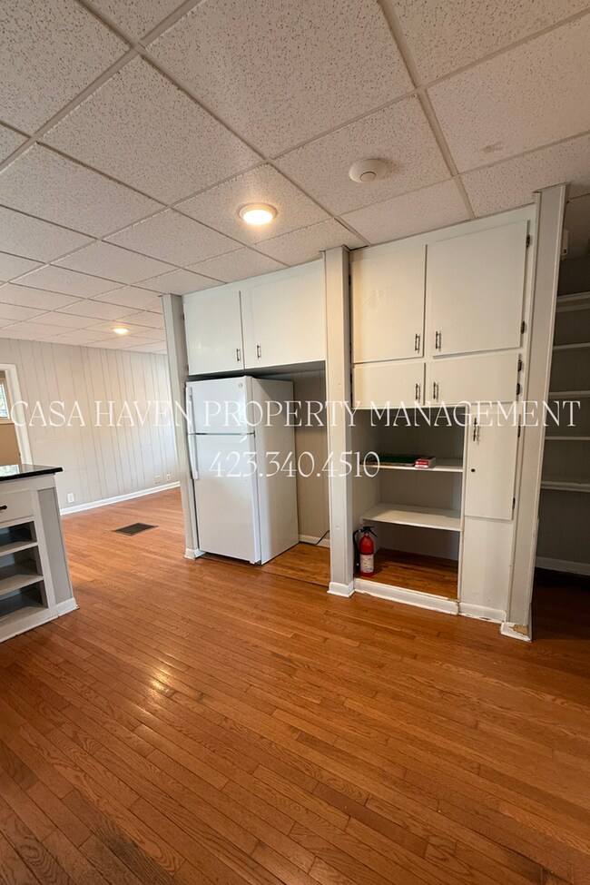 Building Photo - Johnson City, TN – 3 Bedroom Apartment with Utilities Included!