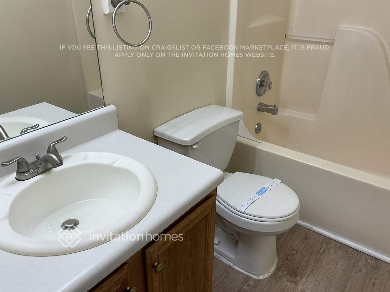 Building Photo - 7339 Essex Dr