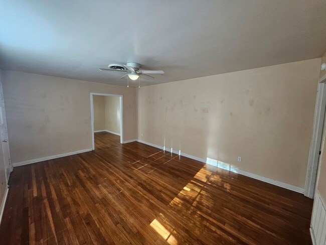 Building Photo - 1107 John Paul Jones Ave