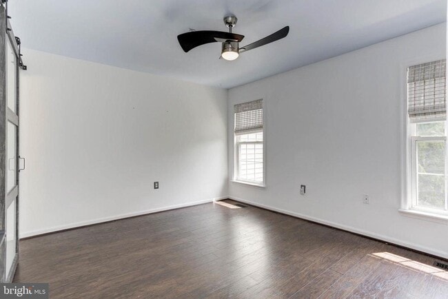 Building Photo - 9197 Carriage House Ln
