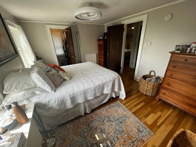 Building Photo - Duluth MN - 3 Bed - 1 1/4 bath