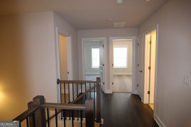 Building Photo - 1329 Rosen Rd
