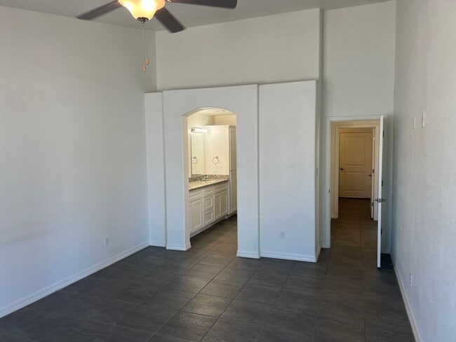 Building Photo - Large Corner Lot home with 3 full size bed...