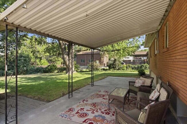 Building Photo - "Charming 2-Bedroom Duplex Retreat on Eccles Ave – Spacious 1,256 Sq Ft Home in Ogden!"