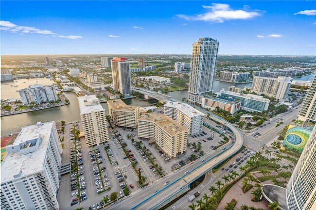 Building Photo - 1850 S Ocean Dr