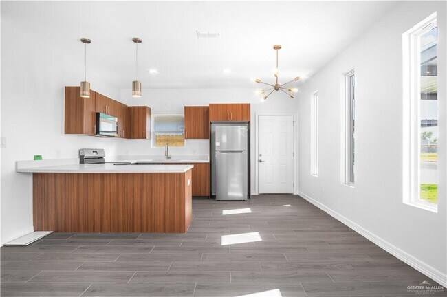 Building Photo - 25 N Onyx Ave