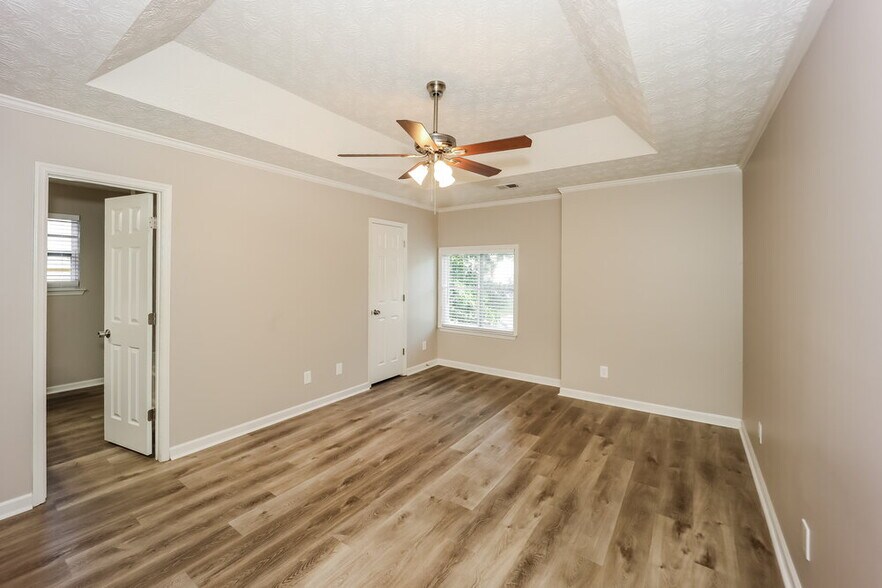 Building Photo - 821 River Mist Dr