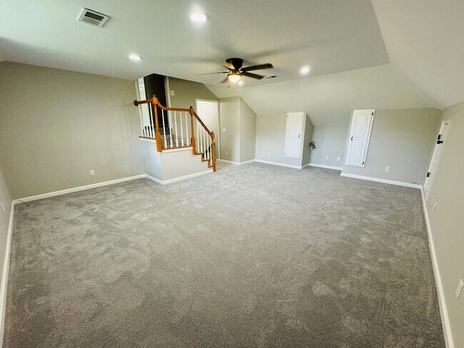 Building Photo - 449 Sanders Ln