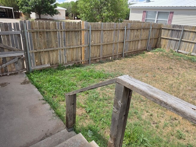 Building Photo - 1617 E Brazos St