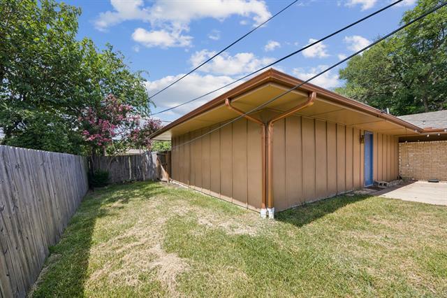 Building Photo - 7639 Dentcrest Dr