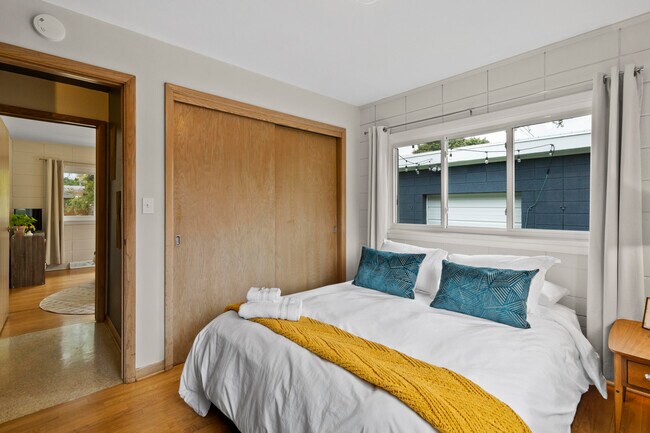 Building Photo - 426 E Ohio Ave