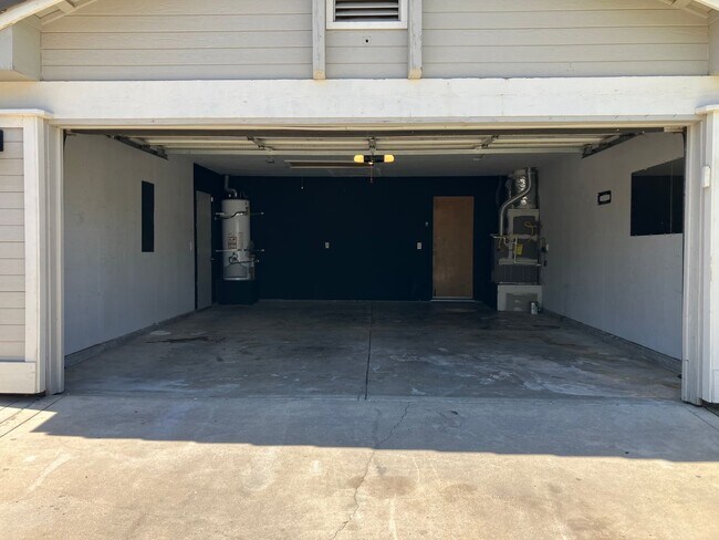 Building Photo - 3305 Soda Canyon Dr