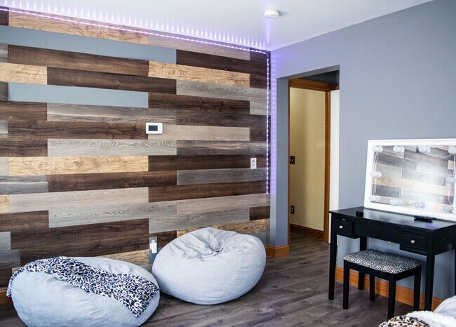 Building Photo - Beautiful Spacious Single-Family Home in Beaver Hills | 8-bed 3.5-bath