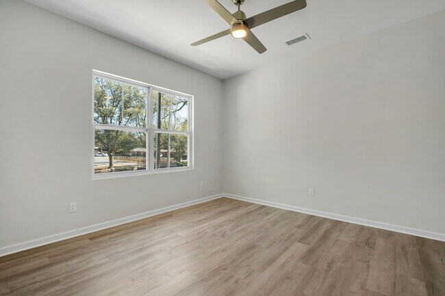 Building Photo - 2022 Trimble Rd