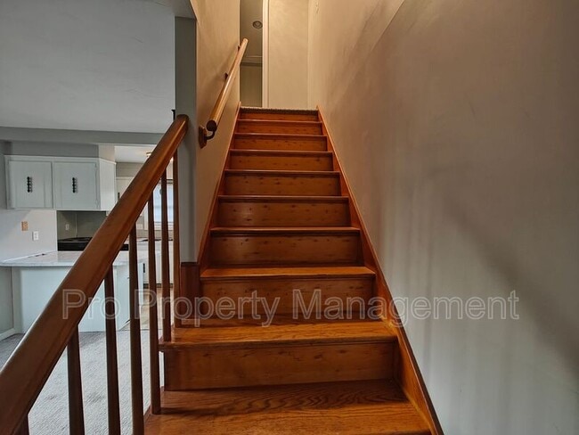 Building Photo - 18 Broadview Terrace