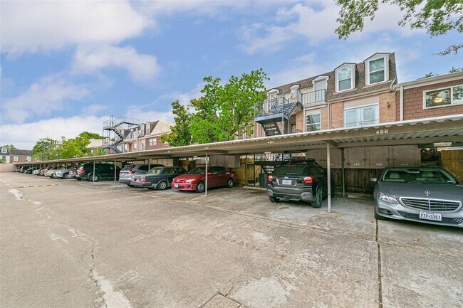 Building Photo - 496 N Post Oak Ln