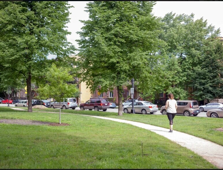 Building Photo - 2117 N Kedzie Blvd