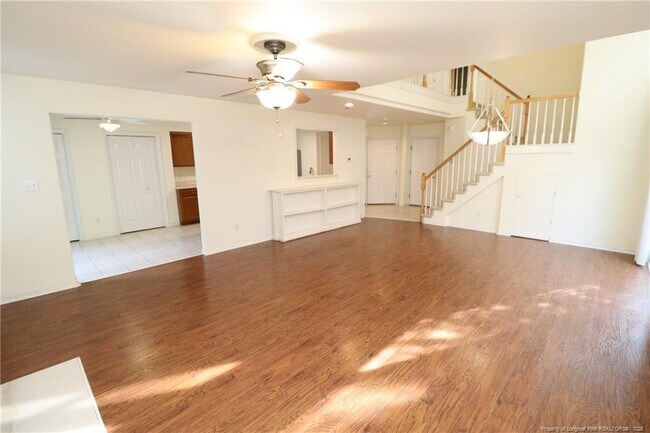 Building Photo - 10448 Neland St