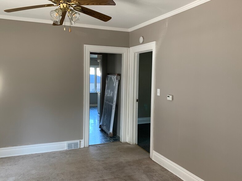 Building Photo - 238 Miller St