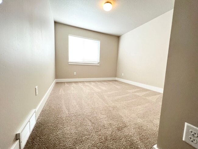 Building Photo - Coming soon! 3 Bedroom/2.5 Bathroom Townho...