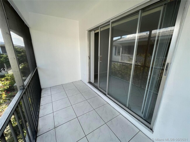 Building Photo - 2180 NE 67th St