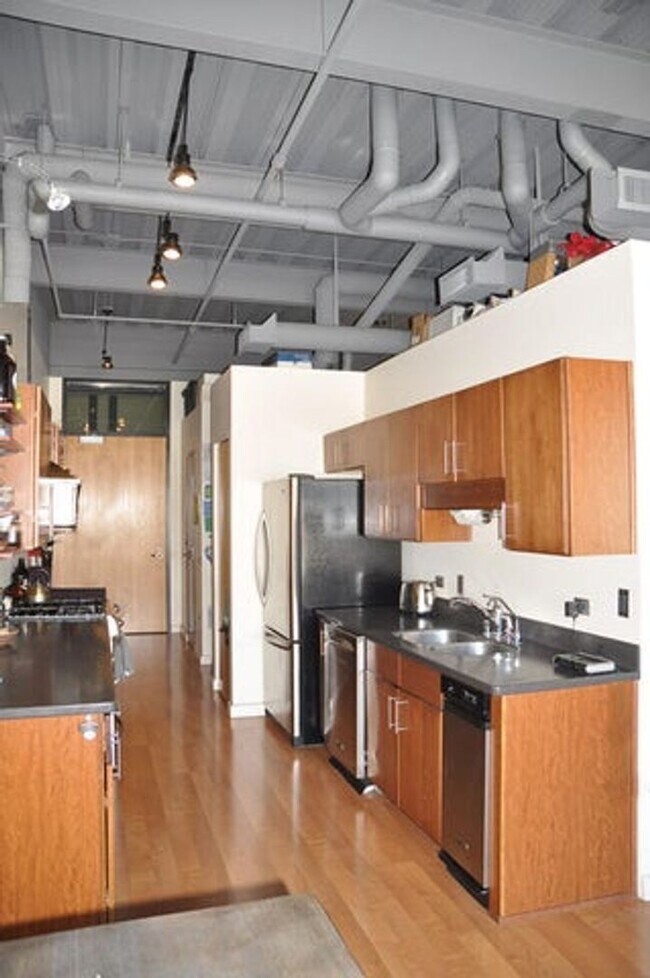 Building Photo - Gold Street Condo 4th Floor 2/bd 2/ba