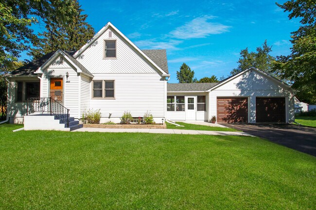 Front Exterior - 1015 1st St