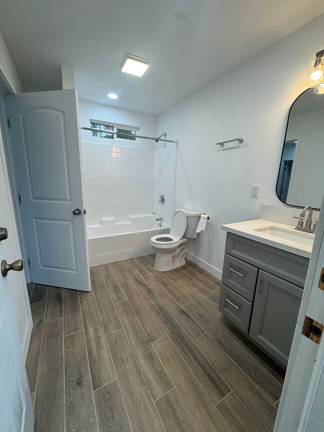 Building Photo - 7513 Valaria Dr