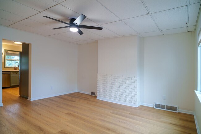 Building Photo - 3157 Shadeland Ave