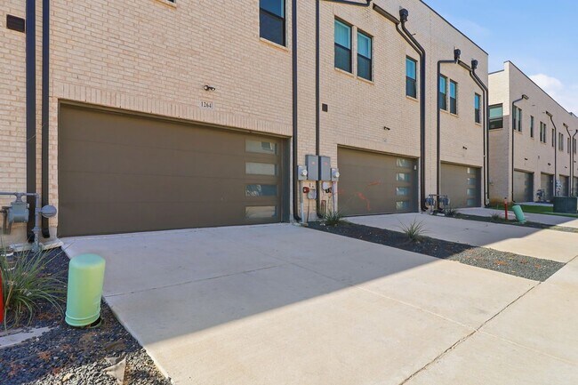 Building Photo - 1264 Daybreak Dr