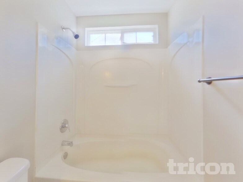 Building Photo - 5424 Henderson Oaks Dr