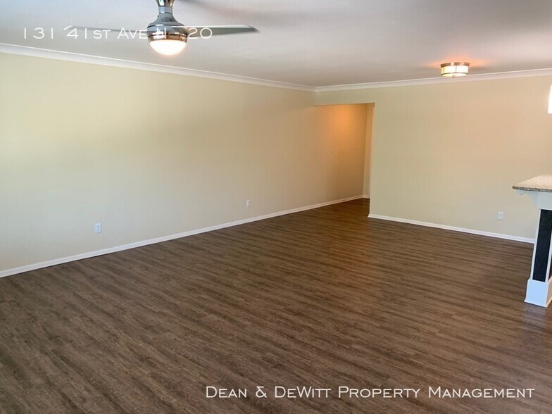 Building Photo - 2 Bed/2 Bath - Unit 31