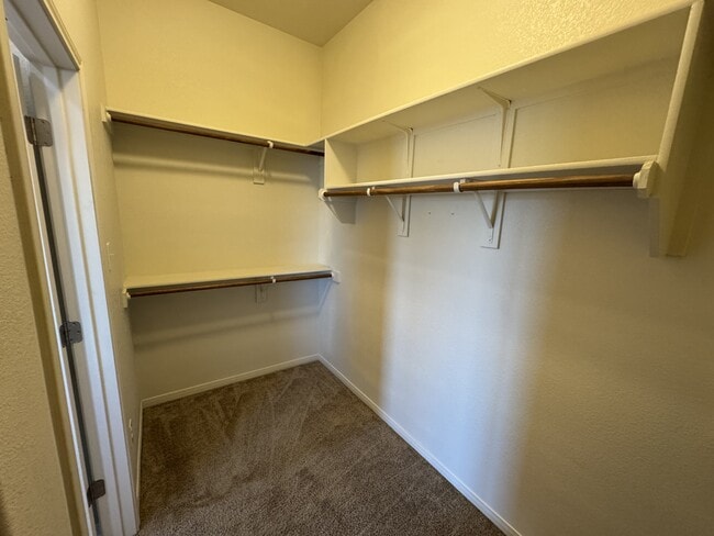 Building Photo - 5607 Markham Dr