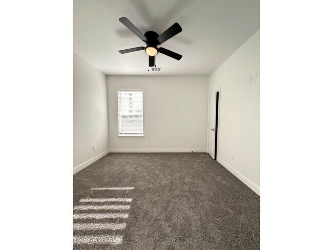 Building Photo - 7710 Darnay Dr