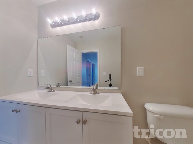 Building Photo - 1063 Palamino Ln