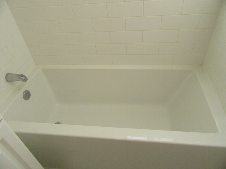 Building Photo - 5919 Comey Ave