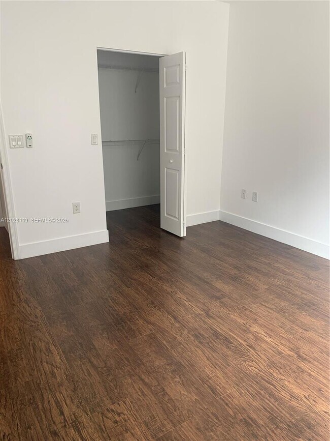 Building Photo - 4702 SW 160th Ave